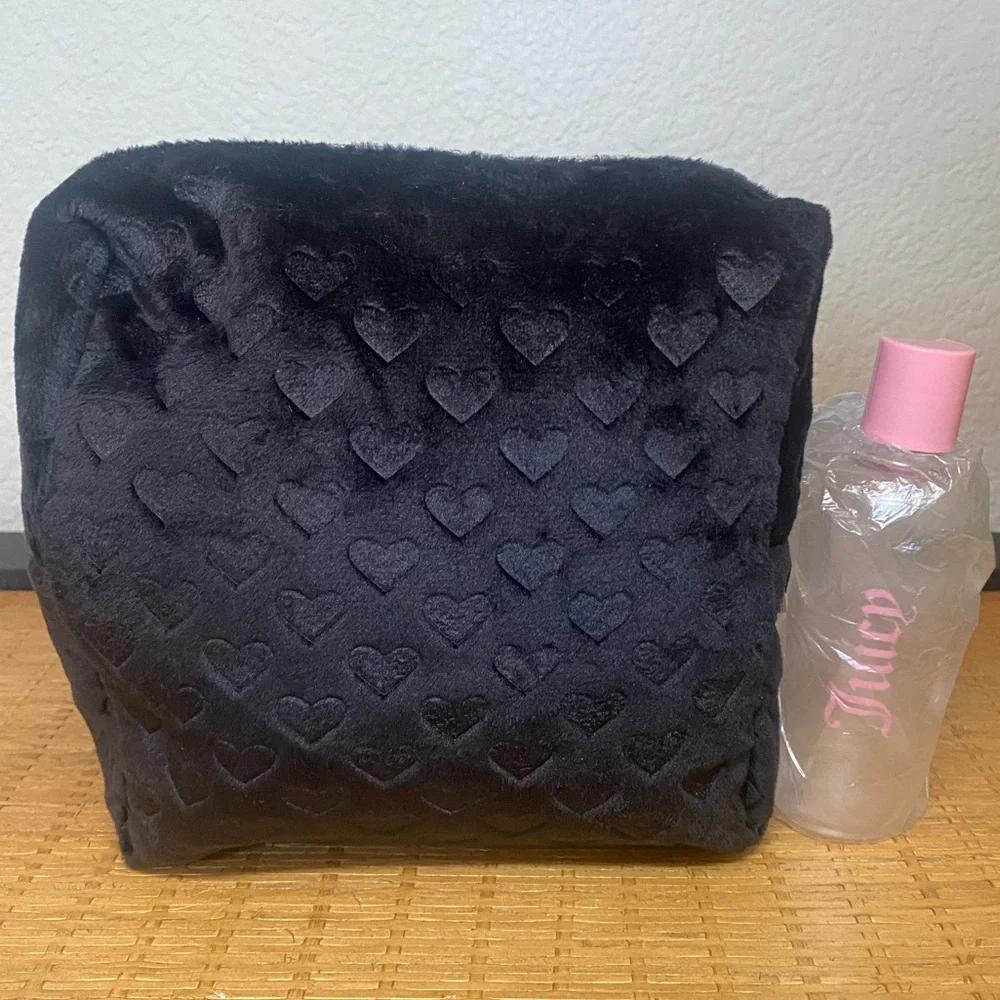 Juicy Couture Velvet Heart Toiletry Bag with Travel Bottle - NWOT - Picture 2 of 7
